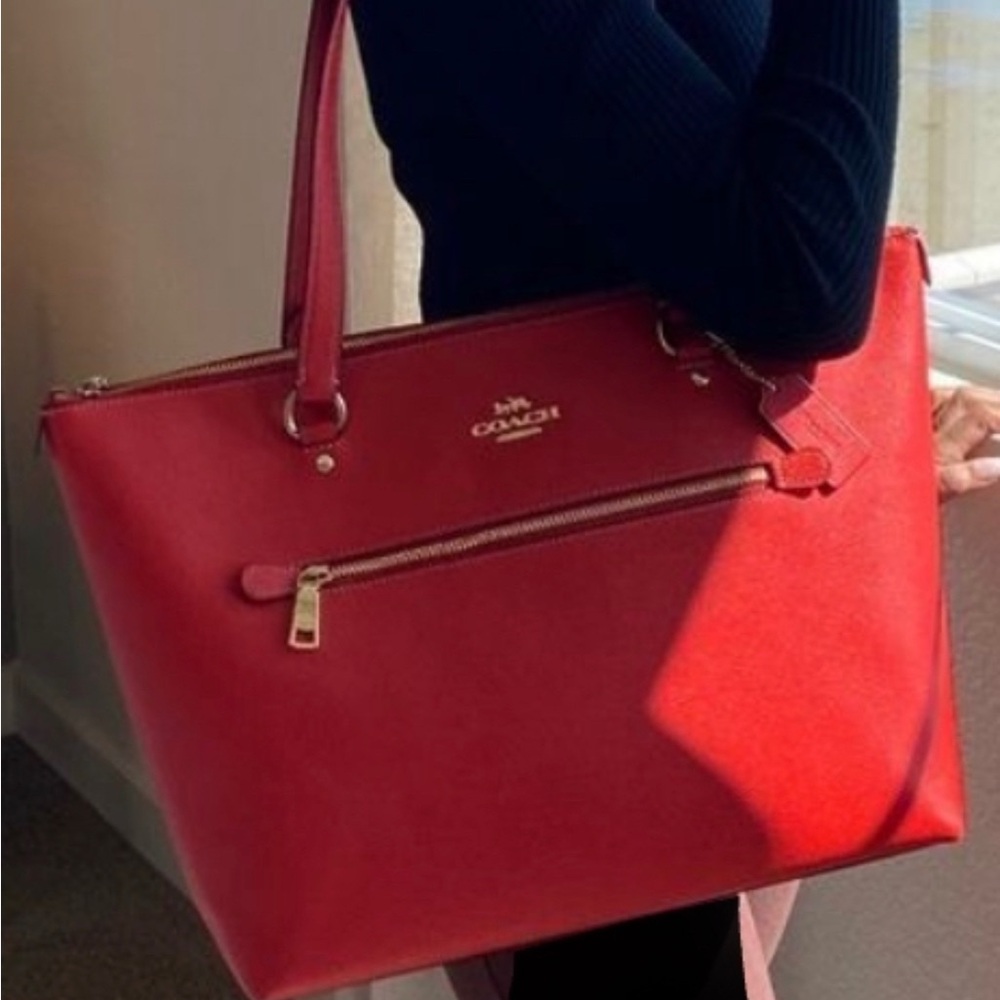 Coach Gallery Red Tote Bag - Picture 3 of 6